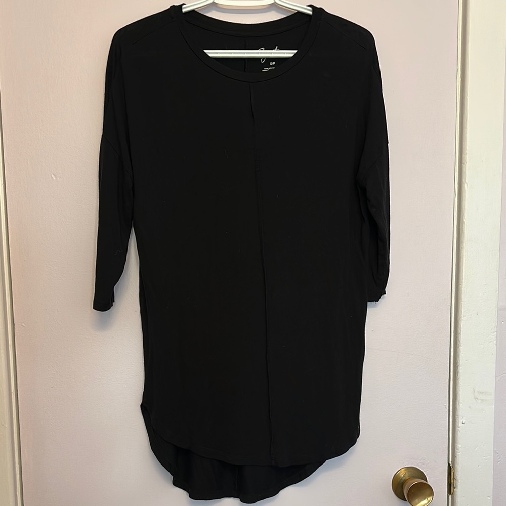 Suzy Shier Signature long 3/4 Sleeve T-Shirt